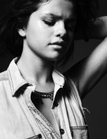 Фото Selena Gomez - Interview 2011