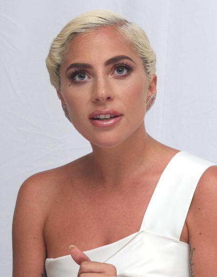Леди Гага на пресс-конференции к фильму Звезда родилась (2018)