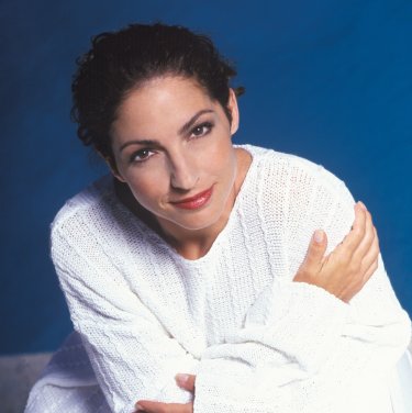 Gloria Estefan – Self Assignment (November 1, 1998)