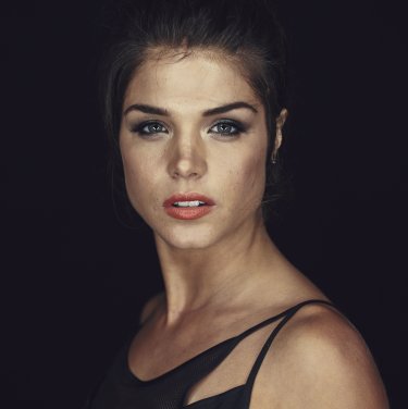 Marie Avgeropoulos – Comic Con International portraits (July 25, 2014)