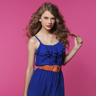 Taylor Swift – USA Weekend (June 2011)