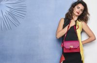 Penelope Cruz shows off new collection from Carpisa (2017)
