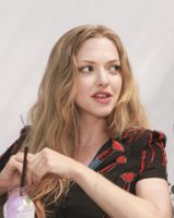 Amanda Seyfried - First Reformed Press Conference portraits (2017)