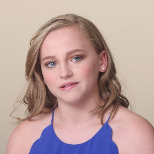 Madison Wolfe – The Conjuring 2 Press Conference Portraits (2016)