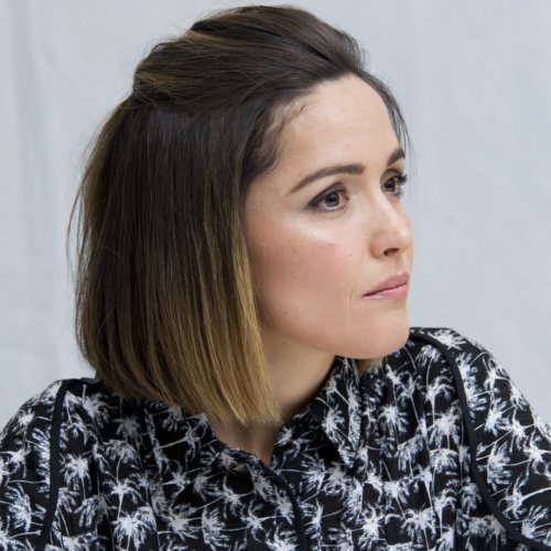 Rose Byrne – Annie Press Conference Portraits (2014)